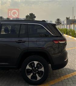 جیپ گراند شیرۆکی